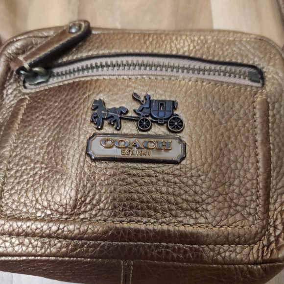Coach Vintage Bronze Cervo Leather Small Camera Crossbody Bag. In excell… - Picture 2 of 10